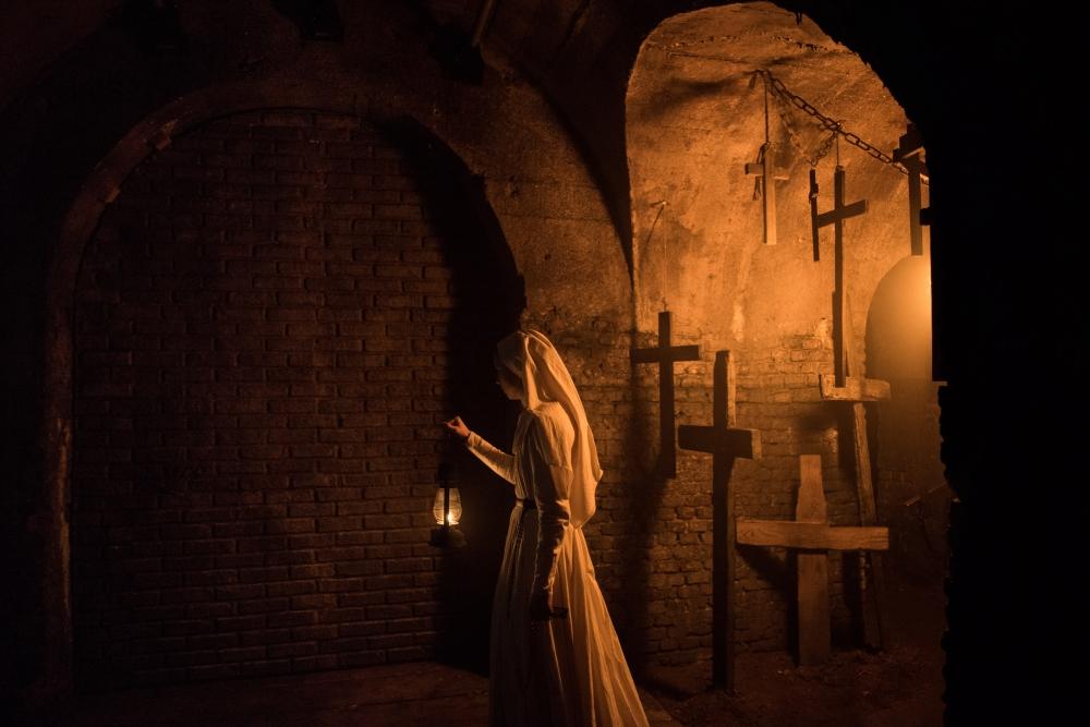 TheNun-ProductionStills-003.jpg