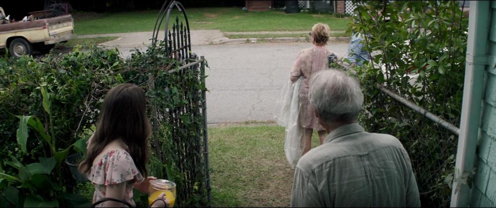Click to view full size image
==============
2018TheMule_Screencaps-0118.jpg 2018TheMule_Screencaps-0118.jpg