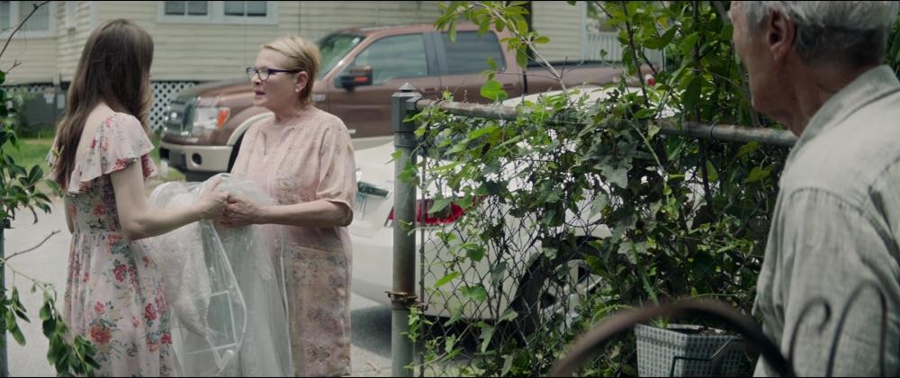 Click to view full size image
==============
2018TheMule_Screencaps-0188.jpg 2018TheMule_Screencaps-0188.jpg