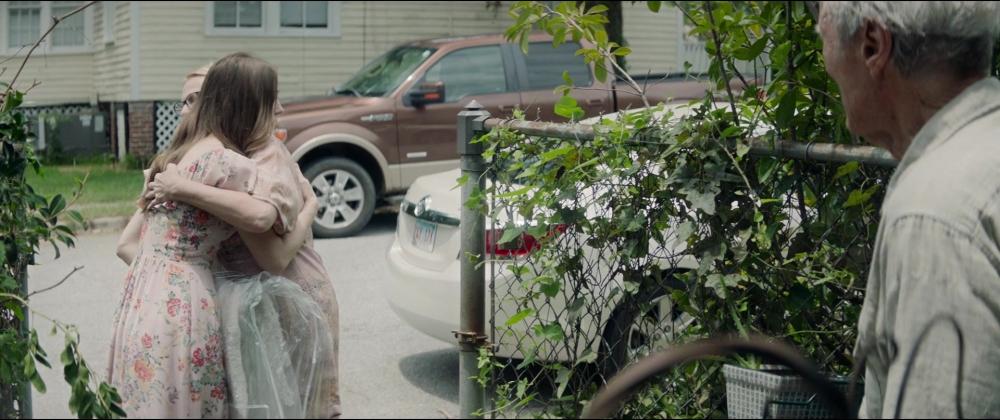 Click to view full size image
==============
2018TheMule_Screencaps-0194.jpg 2018TheMule_Screencaps-0194.jpg