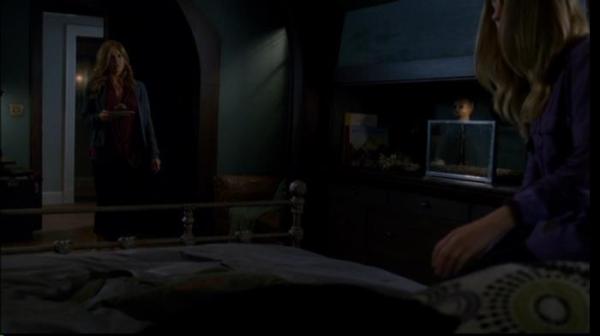 Click to view full size image
==============
1x02-Home_Invasion-0095.jpg 1x02-Home_Invasion-0095.jpg