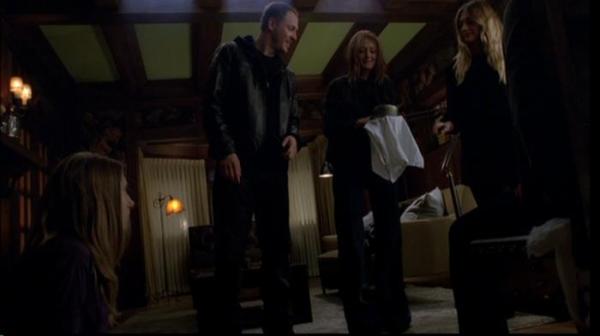 1x02-Home_Invasion-0272.jpg