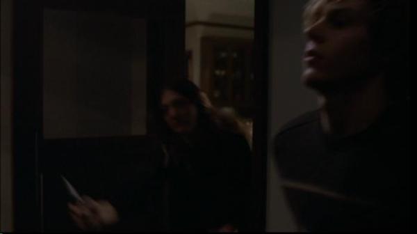 Click to view full size image
==============
1x02-Home_Invasion-0302.jpg 1x02-Home_Invasion-0302.jpg