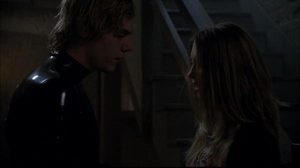 1x04-Halloween_Part_1__-0150.jpg