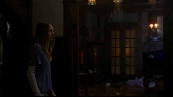 Click to view full size image
==============
1x04-Halloween_Part_1__-0326.jpg 1x04-Halloween_Part_1__-0326.jpg