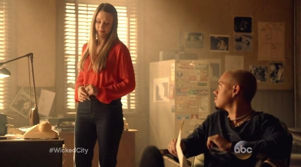 Click to view full size image
==============
taissafarmiga-wickedcity-01251.jpg taissafarmiga-wickedcity-01251.jpg