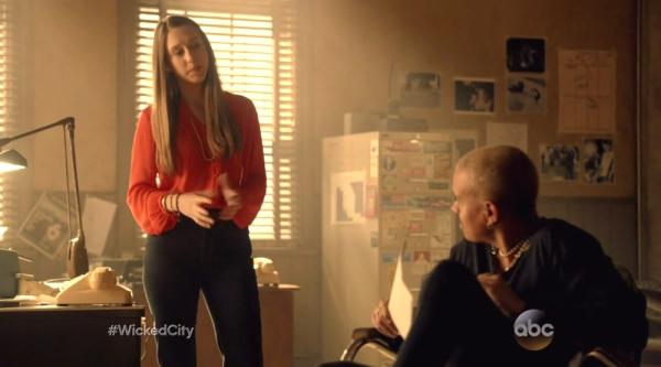 Click to view full size image
==============
taissafarmiga-wickedcity-01253.jpg taissafarmiga-wickedcity-01253.jpg