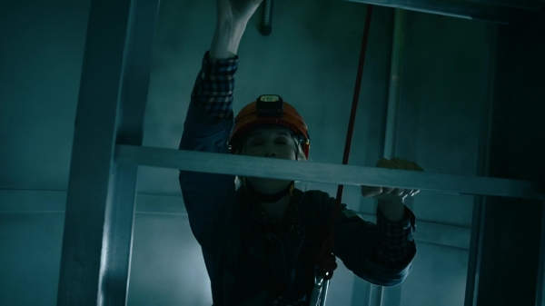 Click to view full size image
==============
50_States_Of_Fright_S02E02_Part2_1080p__0426.jpg 50_States_Of_Fright_S02E02_Part2_1080p__0426.jpg