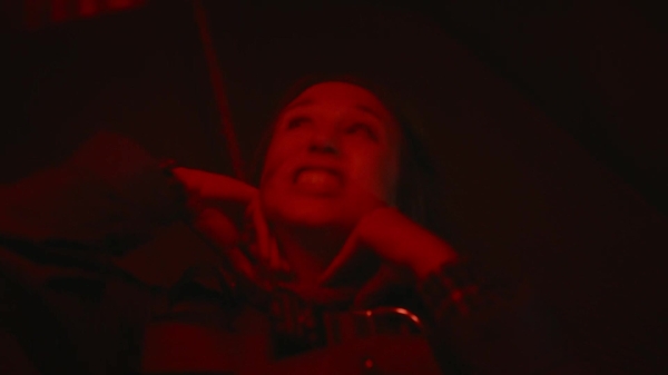 Click to view full size image
==============
50_States_Of_Fright_S02E03_Part3_1080p__0775.jpg 50_States_Of_Fright_S02E03_Part3_1080p__0775.jpg