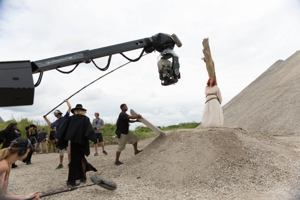 1x05  "Burn Witch,Burn!"
