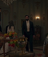 The_Gilded_Age_S01E05_Charity_Has_Two_Functions_1080p__6171.jpg