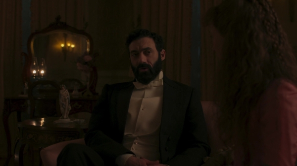 Click to view full size image
==============
The_Gilded_Age_S01E06_Heads_Have_Rolled_For_Less_1080p__2669.jpg The_Gilded_Age_S01E06_Heads_Have_Rolled_For_Less_1080p__2669.jpg