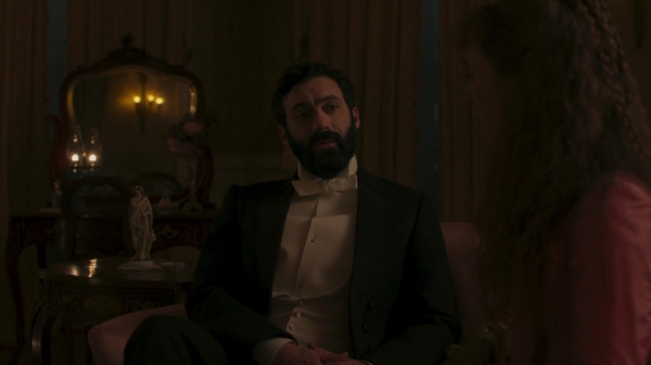 Click to view full size image
==============
The_Gilded_Age_S01E06_Heads_Have_Rolled_For_Less_1080p__2677.jpg The_Gilded_Age_S01E06_Heads_Have_Rolled_For_Less_1080p__2677.jpg