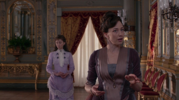 Click to view full size image
==============
The_Gilded_Age_S01E08_Tucked_Up_In_Newport_1080p__0453.jpg The_Gilded_Age_S01E08_Tucked_Up_In_Newport_1080p__0453.jpg