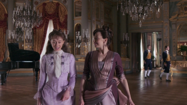 Click to view full size image
==============
The_Gilded_Age_S01E08_Tucked_Up_In_Newport_1080p__0504.jpg The_Gilded_Age_S01E08_Tucked_Up_In_Newport_1080p__0504.jpg