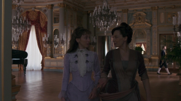 Click to view full size image
==============
The_Gilded_Age_S01E08_Tucked_Up_In_Newport_1080p__0511.jpg The_Gilded_Age_S01E08_Tucked_Up_In_Newport_1080p__0511.jpg