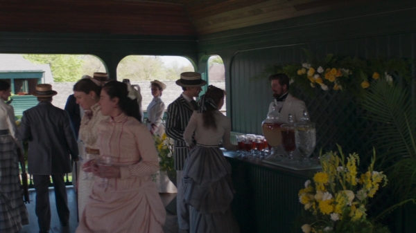 Click to view full size image
==============
The_Gilded_Age_S01E08_Tucked_Up_In_Newport_1080p__3921.jpg The_Gilded_Age_S01E08_Tucked_Up_In_Newport_1080p__3921.jpg