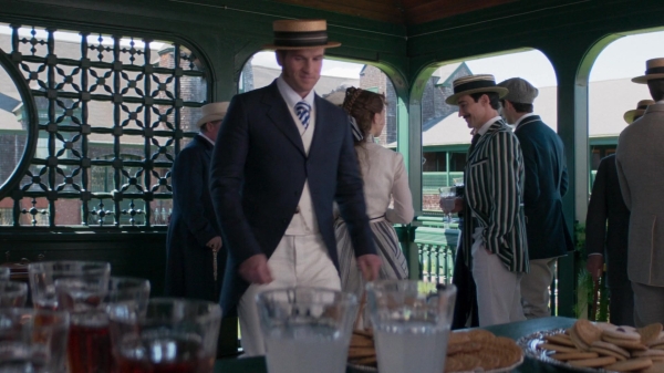 Click to view full size image
==============
The_Gilded_Age_S01E08_Tucked_Up_In_Newport_1080p__4099.jpg The_Gilded_Age_S01E08_Tucked_Up_In_Newport_1080p__4099.jpg