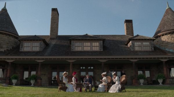 The_Gilded_Age_S01E08_Tucked_Up_In_Newport_1080p__6335.jpg