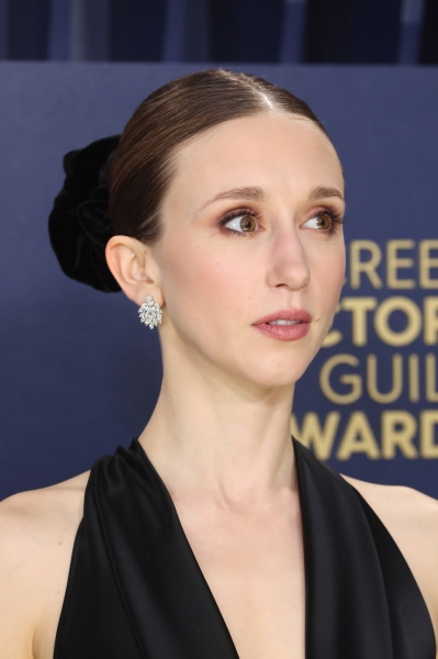 Click to view full size image
==============
30thAnnualScreenActorsGuildAwards_Arrivals24_281029.jpg 30thAnnualScreenActorsGuildAwards_Arrivals24_281029.jpg