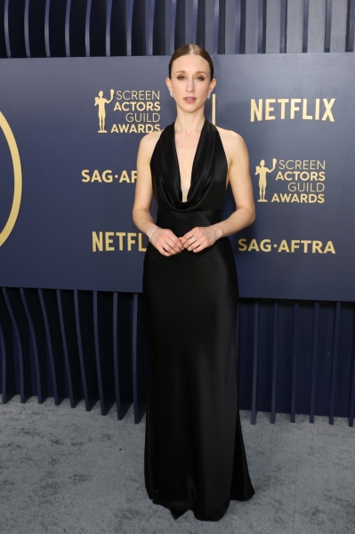Click to view full size image
==============
30thAnnualScreenActorsGuildAwards_Arrivals24_281129.jpg 30thAnnualScreenActorsGuildAwards_Arrivals24_281129.jpg