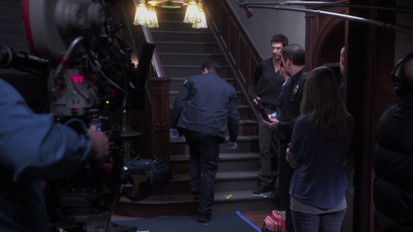 Click to view full size image
==============
BehindFright_TheMakingOfAHS_Featurette_0538.jpg BehindFright_TheMakingOfAHS_Featurette_0538.jpg
