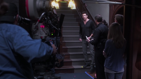 Click to view full size image
==============
BehindFright_TheMakingOfAHS_Featurette_0542.jpg BehindFright_TheMakingOfAHS_Featurette_0542.jpg