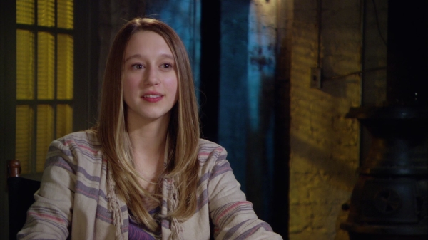 BehindFright_TheMakingOfAHS_Featurette_1157.jpg