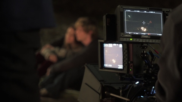 Click to view full size image
==============
BehindFright_TheMakingOfAHS_Featurette_1317.jpg BehindFright_TheMakingOfAHS_Featurette_1317.jpg