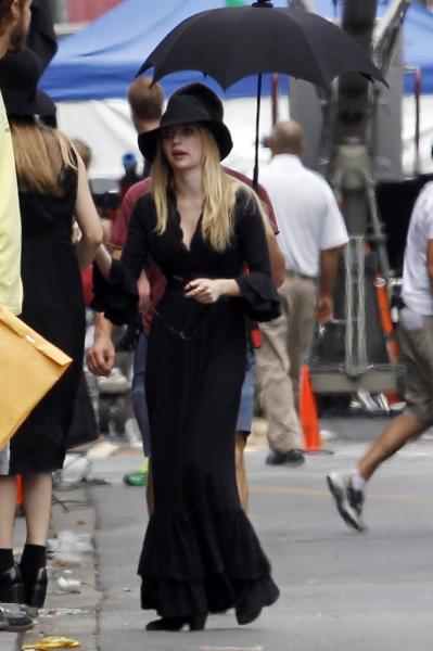 Click to view full size image
==============
AHS_Coven_Set_NewOrleans_July_31_2013_28329.jpg AHS_Coven_Set_NewOrleans_July_31_2013_28329.jpg
