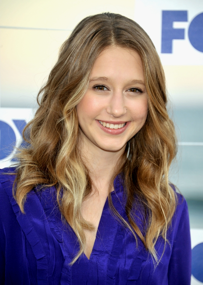 TaissaFarmiga_FOXAllStarParty_Arrivals_2011_281329.jpg