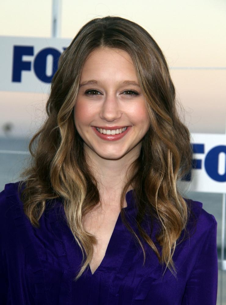 TaissaFarmiga_FOXAllStarParty_Arrivals_2011_28429.jpg