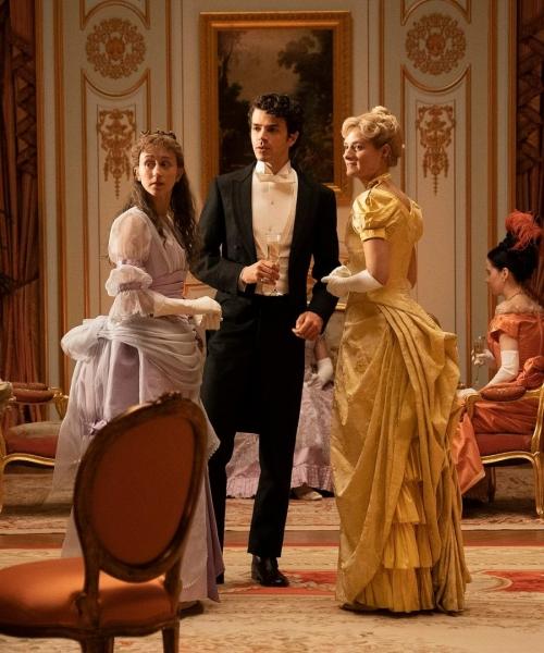 Click to view full size image
==============
TheGildedAge_Stills_1x01_HBO_28429.jpg TheGildedAge_Stills_1x01_HBO_28429.jpg