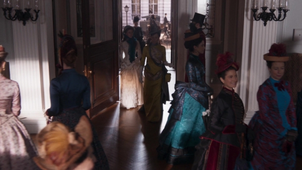 Click to view full size image
==============
The_Gilded_Age_S01E01_Never_The_New_1080p_05890.jpg The_Gilded_Age_S01E01_Never_The_New_1080p_05890.jpg