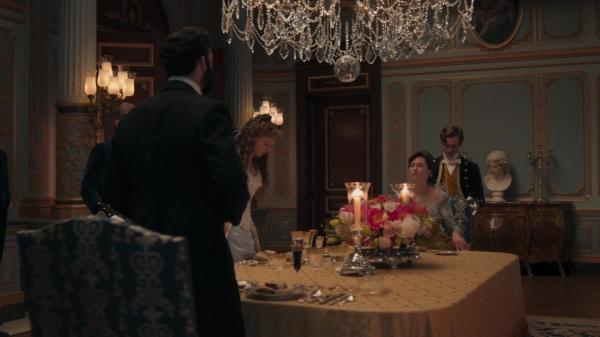 Click to view full size image
==============
The_Gilded_Age_S01E01_Never_The_New_1080p_06962.jpg The_Gilded_Age_S01E01_Never_The_New_1080p_06962.jpg