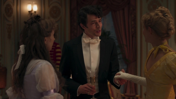 Click to view full size image
==============
The_Gilded_Age_S01E01_Never_The_New_1080p_10036.jpg The_Gilded_Age_S01E01_Never_The_New_1080p_10036.jpg