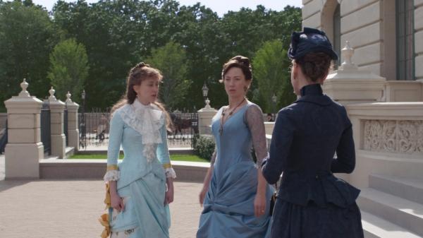 Click to view full size image
==============
The_Gilded_Age_S01E04_A_Long_Ladder_1080p_1862.jpg The_Gilded_Age_S01E04_A_Long_Ladder_1080p_1862.jpg