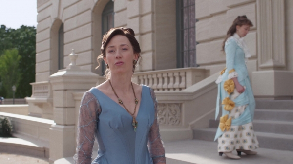 The_Gilded_Age_S01E04_A_Long_Ladder_1080p_1912.jpg